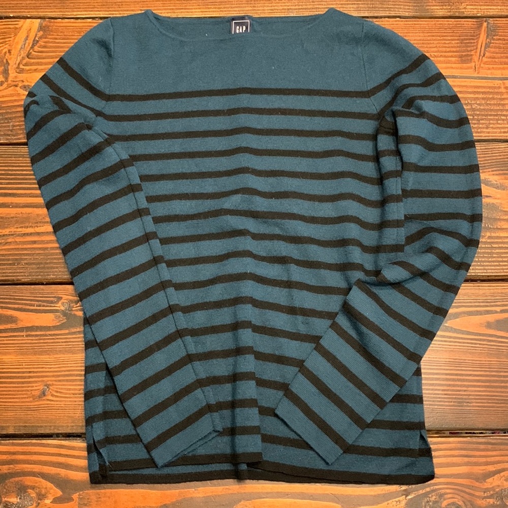 Womens sweater. Gap. EUC. Large TALL